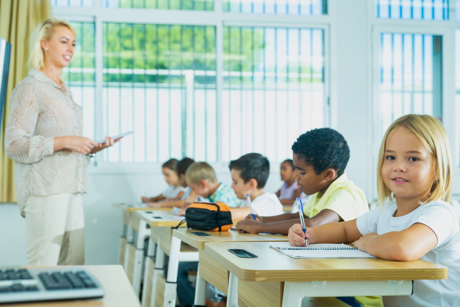 Tom Ebersole Jr. presenting to a room of educators